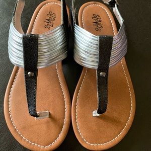Girls Size 4 Gladiator Sandals BNWT